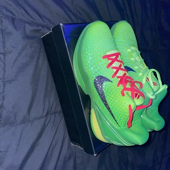 Nike | Shoes | Kobe 6 Grinch Never Worn Size 1 | Poshmark display picture 3